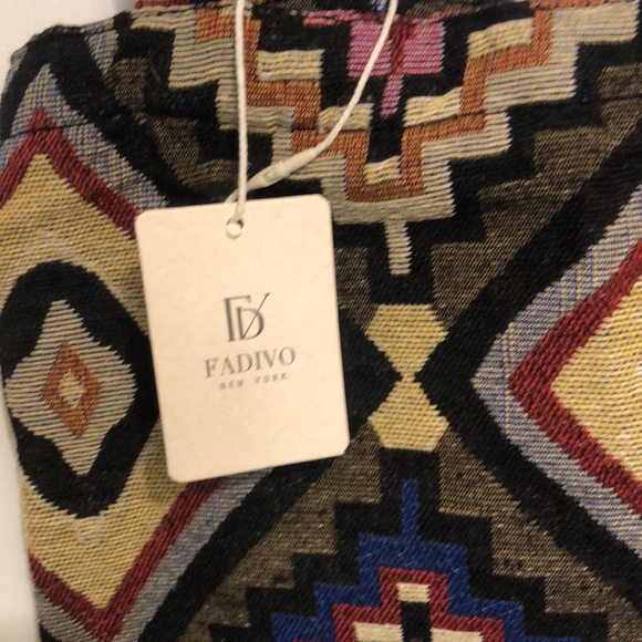 NWT Lightweight Aztec tote - Picture 2 of 6